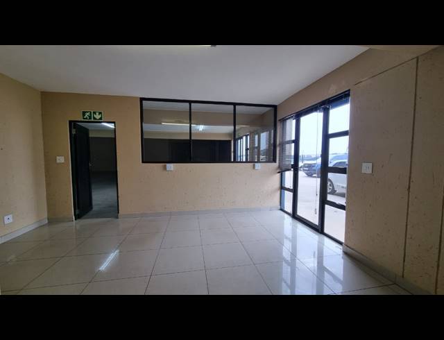 712M² WAREHOUSE TO LET IN POMONA